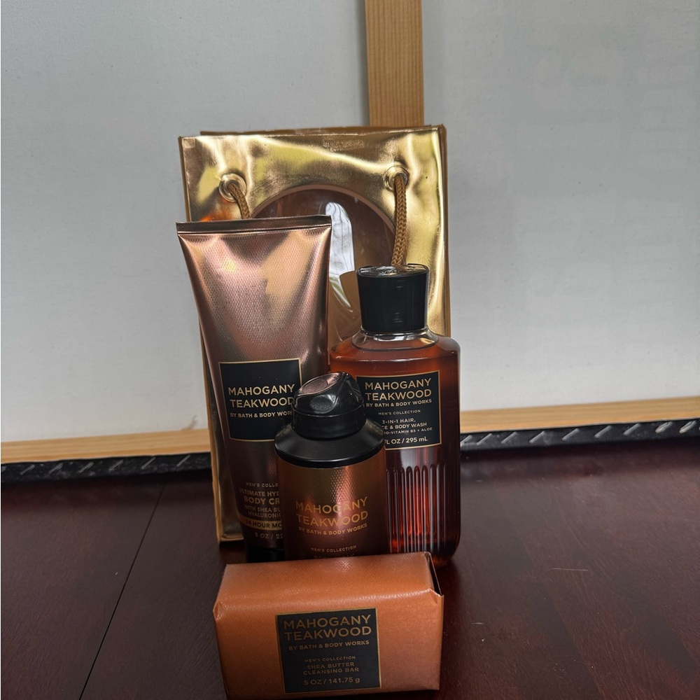 Bath & Body Works Brown Cleanser Grooming Essential